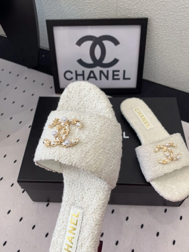Practical Chxnxl Slippers 118954