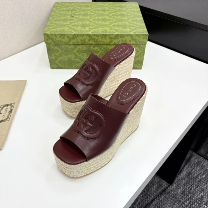 Lightweight Gxccx Sandals 157204