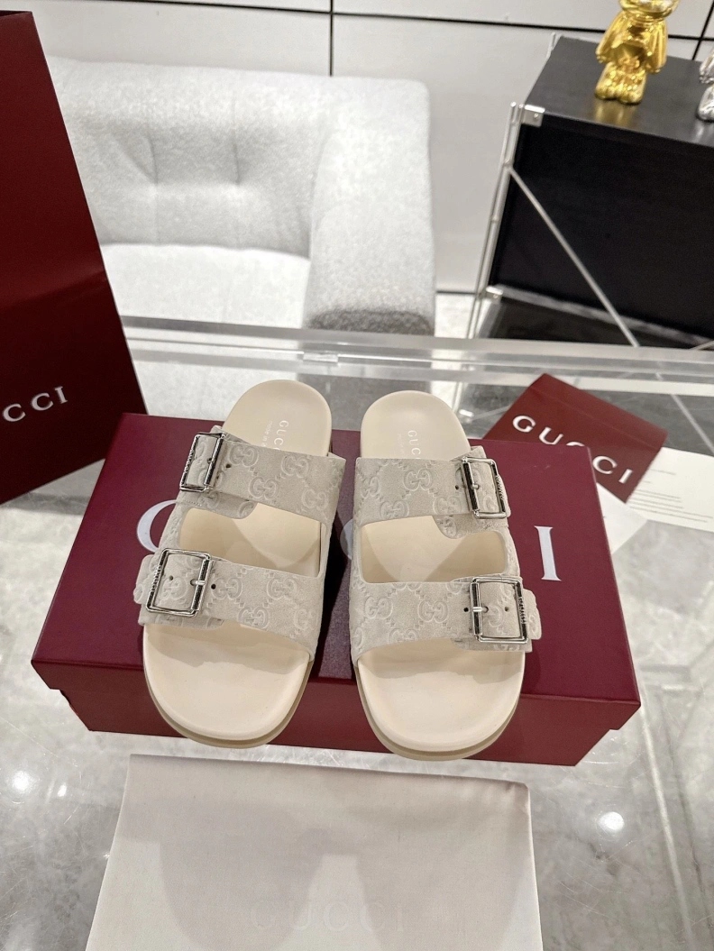 Resilient Gxccx Slippers 157094
