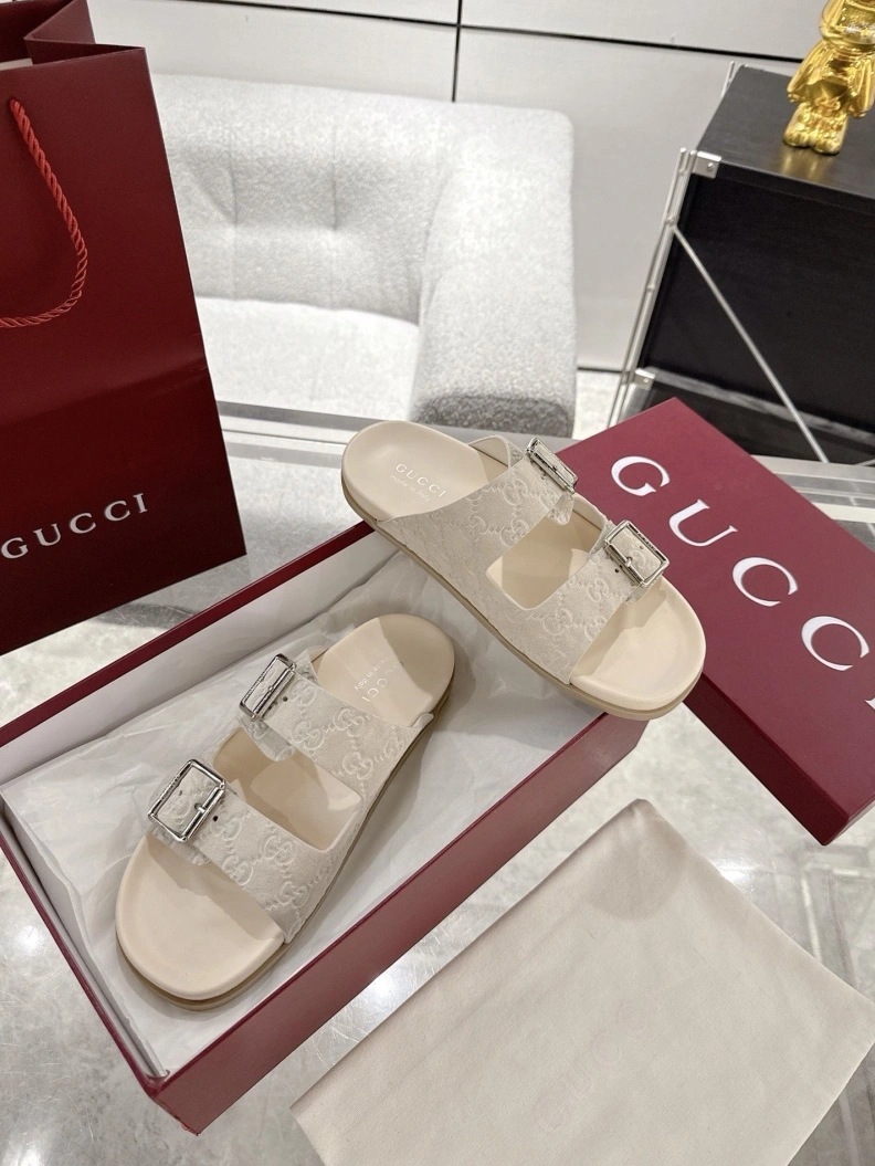 Resilient Gxccx Slippers 157094
