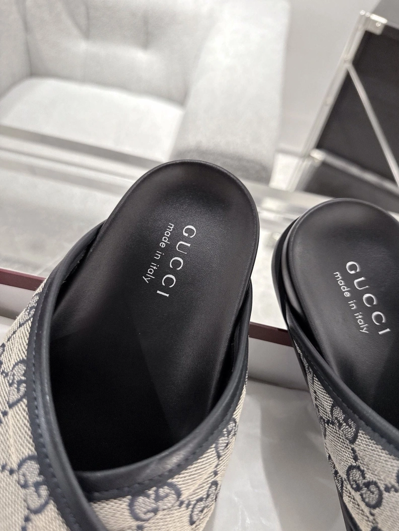 Gxccx Slippers Versatile 157078