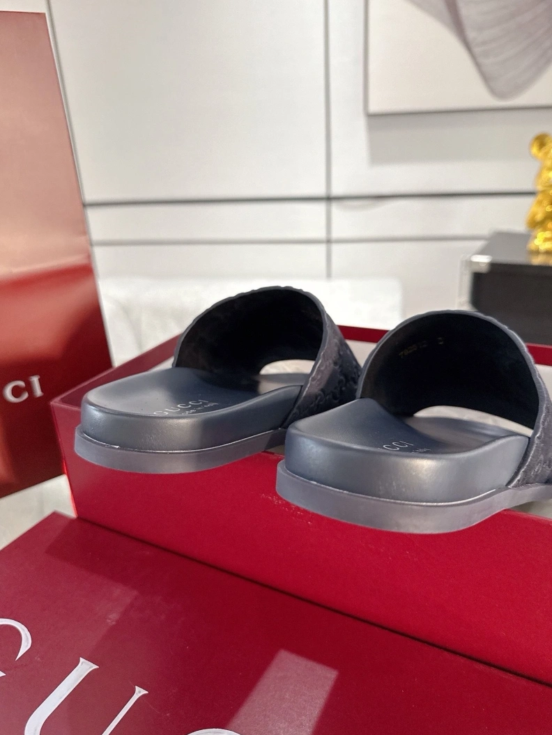 SportInspired Gxccx Slippers 157074