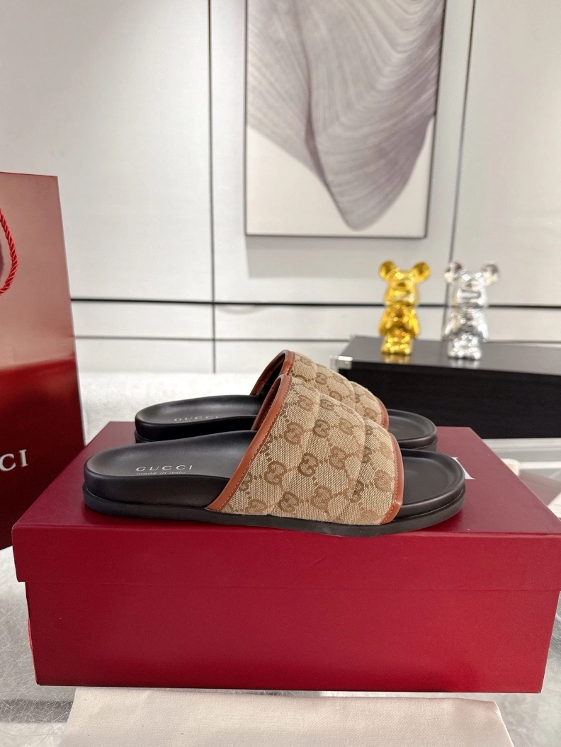 Refined Gxccx Slippers 157072