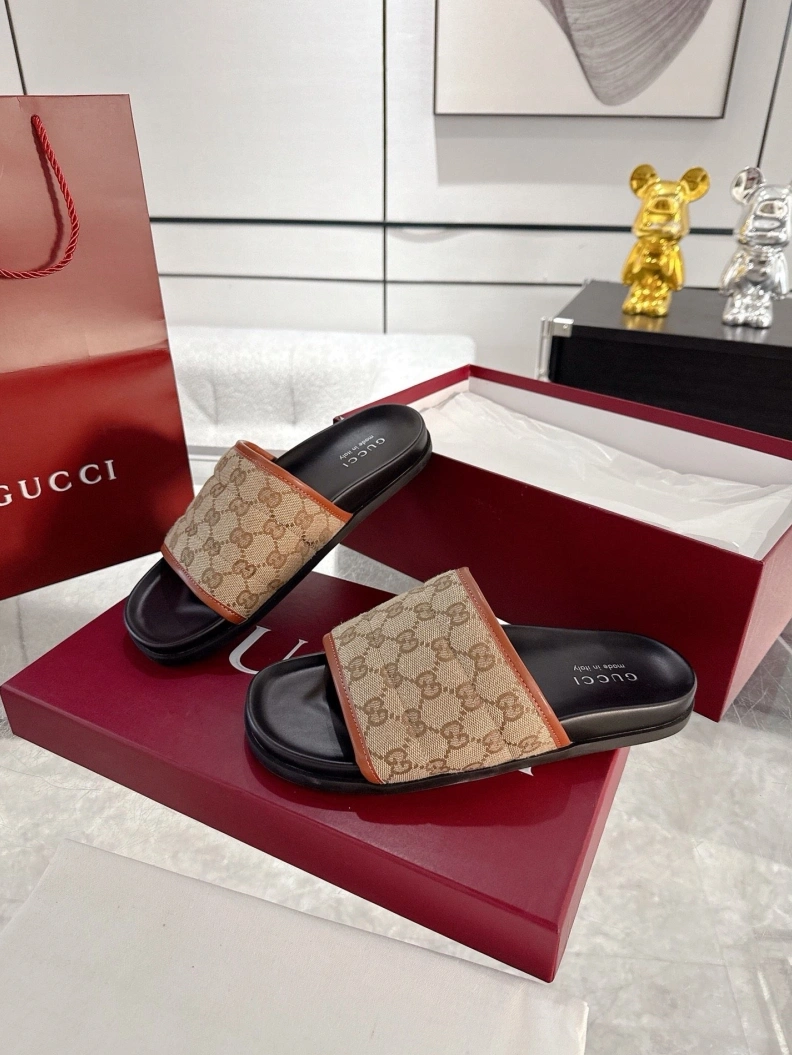Refined Gxccx Slippers 157072