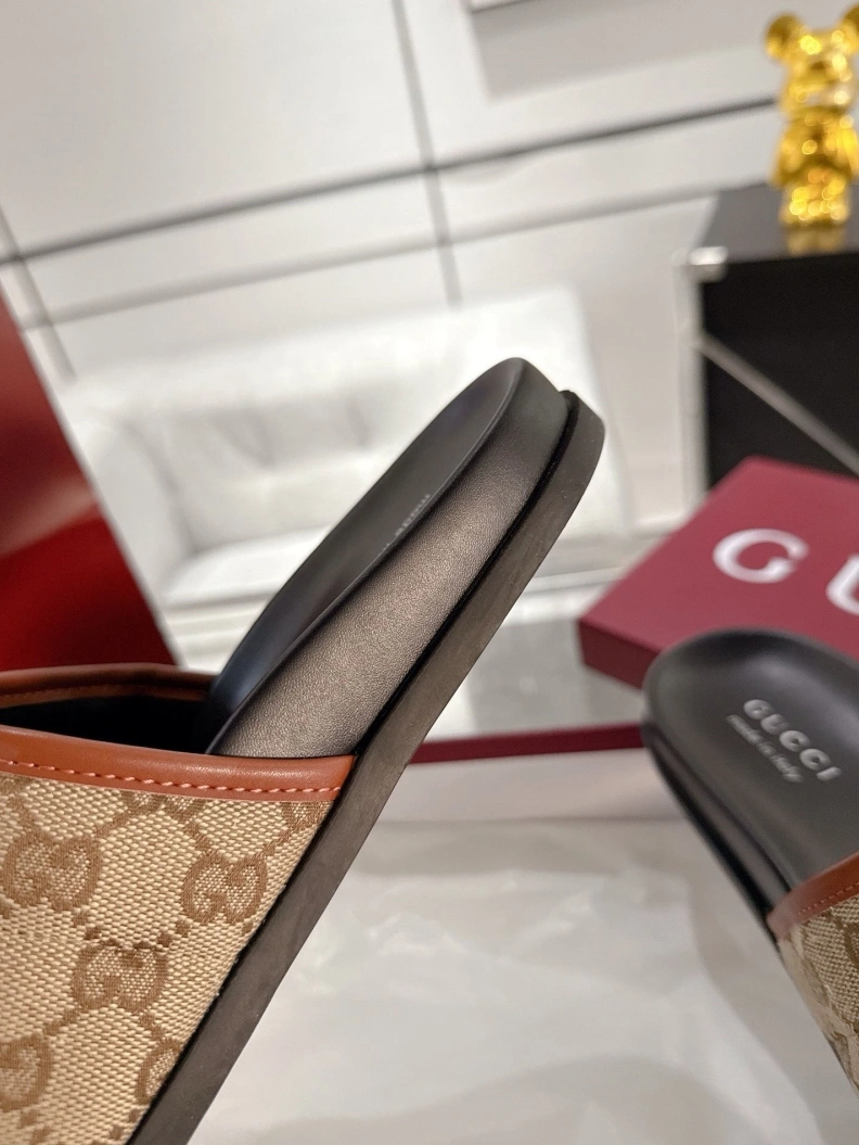 Refined Gxccx Slippers 157072