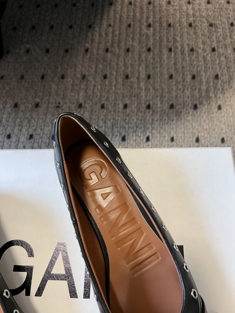 Sophisticated Othxr flat shoes 212304