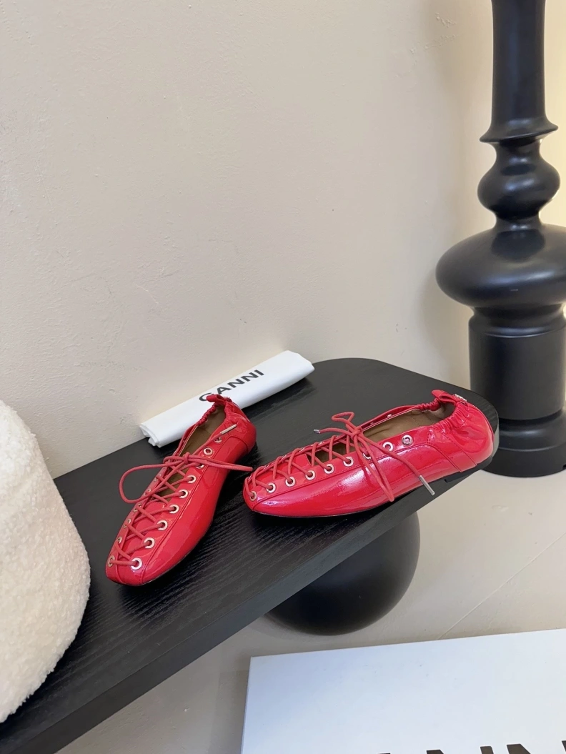 Othxr flat shoes Practical 212271