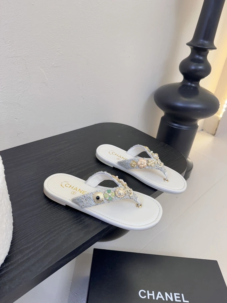 Fashionable Chxnxl Slippers 118949