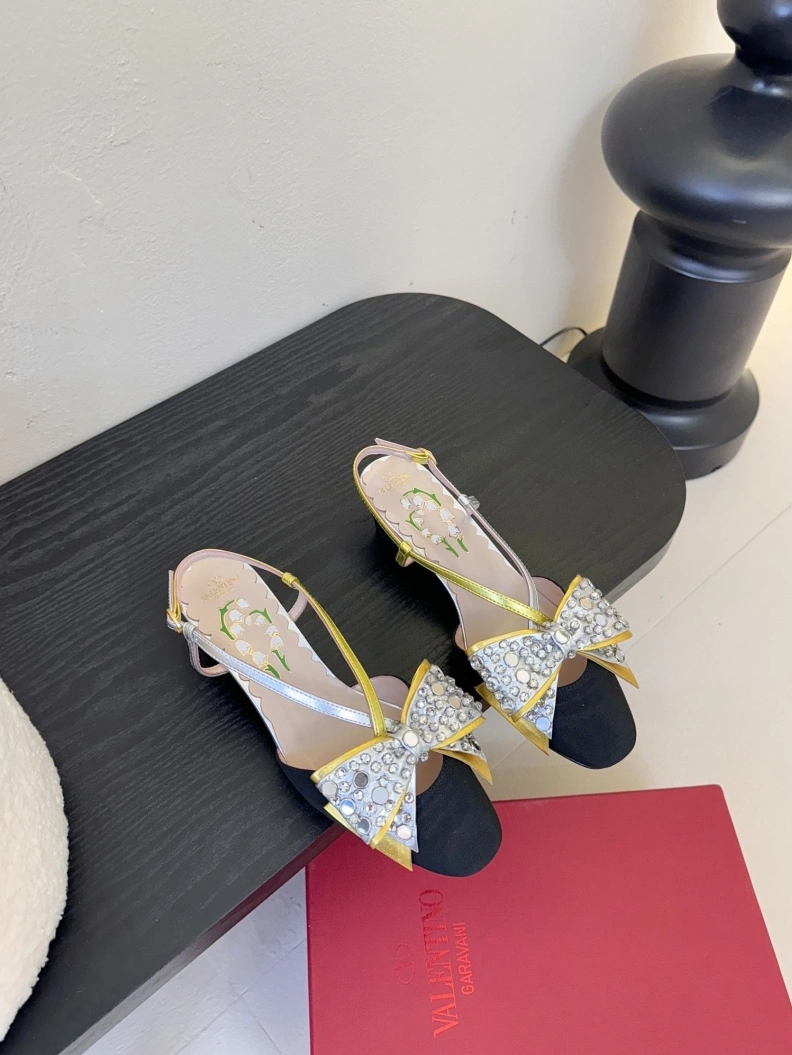 Bold Vxlxntino Sandals 229437