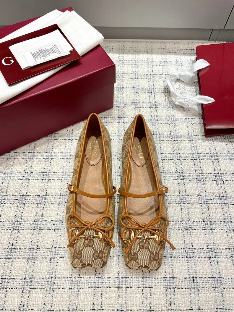 Stylish Gxccx Flat Shoes 157254