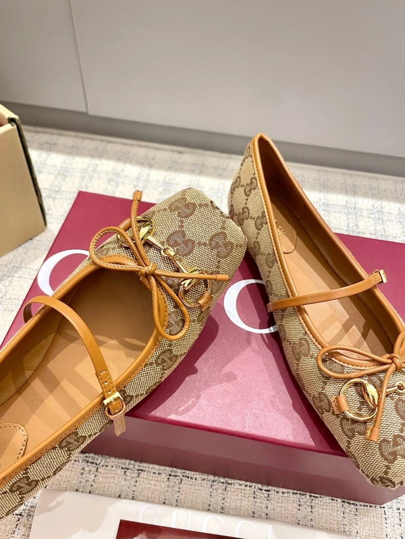 Stylish Gxccx Flat Shoes 157254