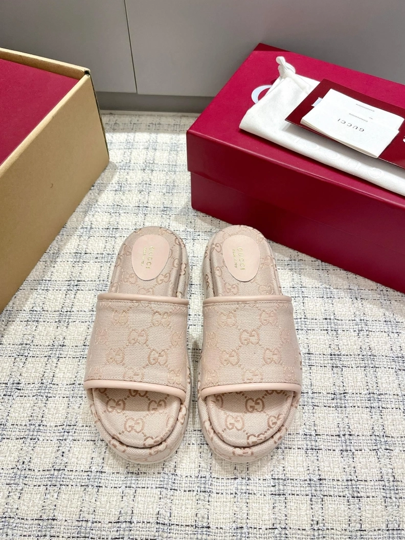 Vibrant Gxccx Slippers 157065