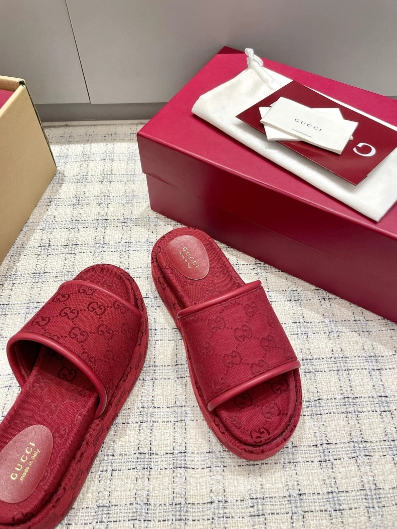 Timeless Gxccx Slippers 157062