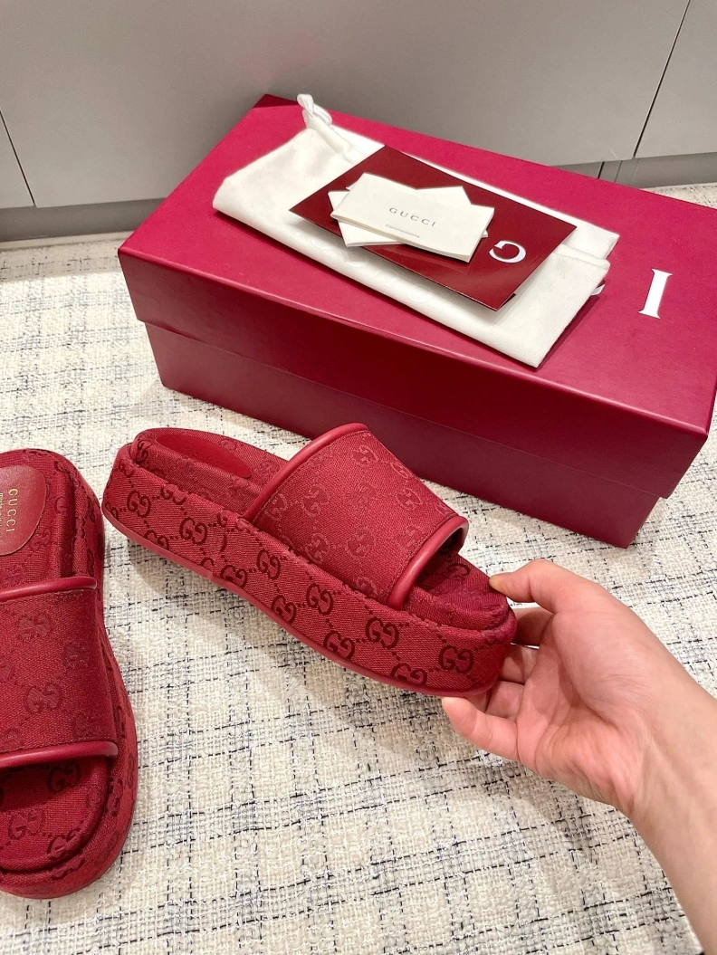 Timeless Gxccx Slippers 157062