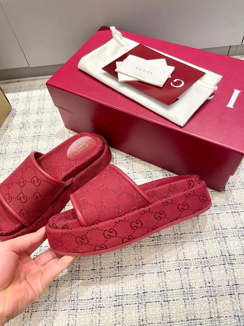 Timeless Gxccx Slippers 157062