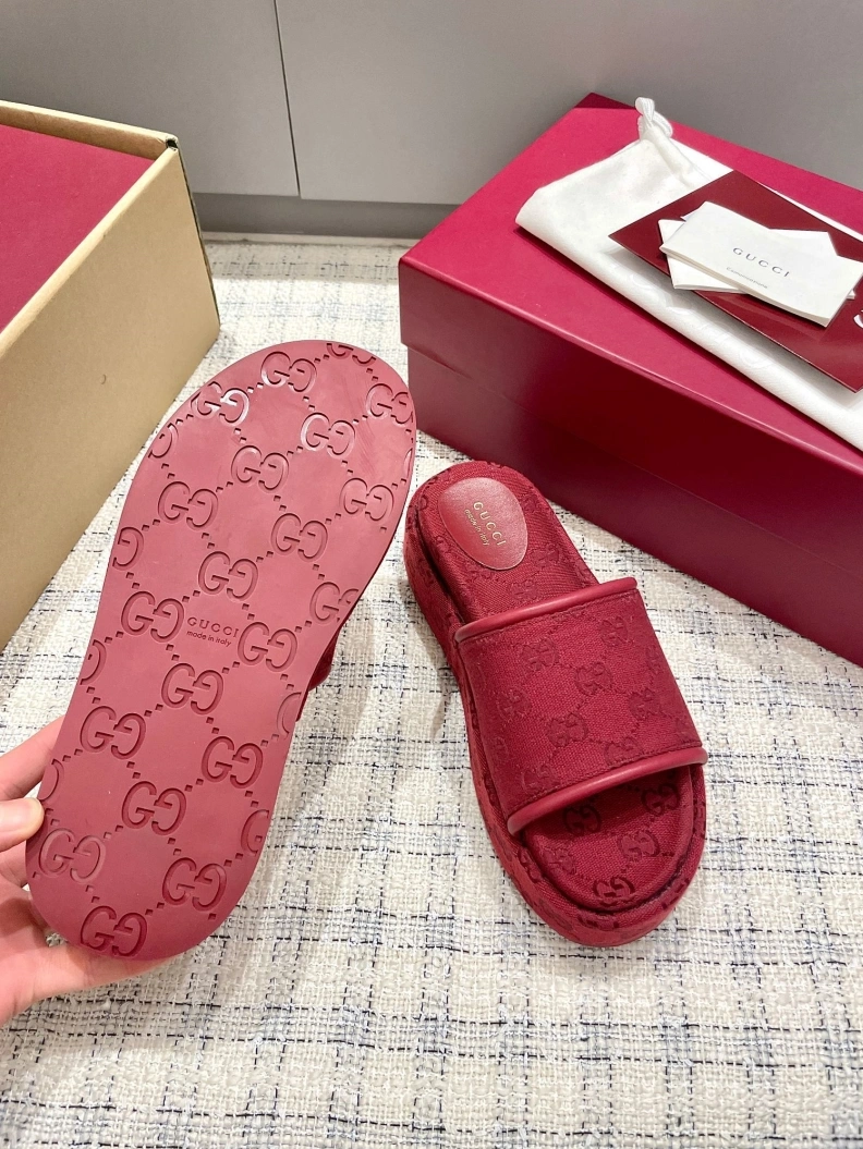Timeless Gxccx Slippers 157062