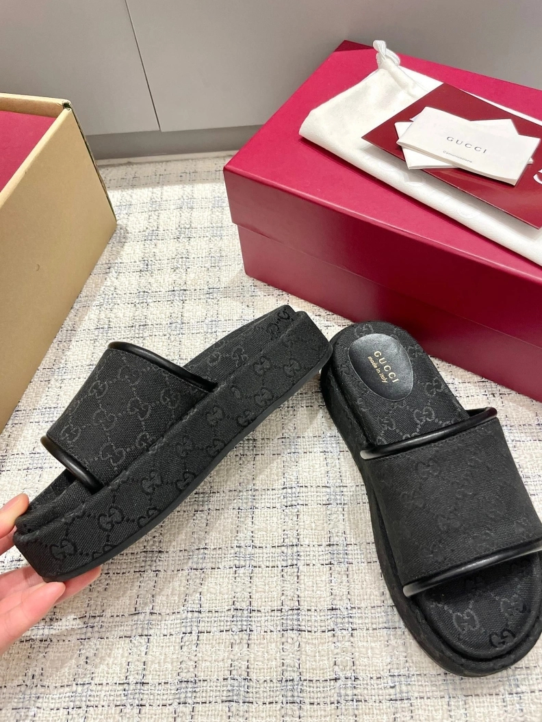 Stylish Gxccx Slippers 157061