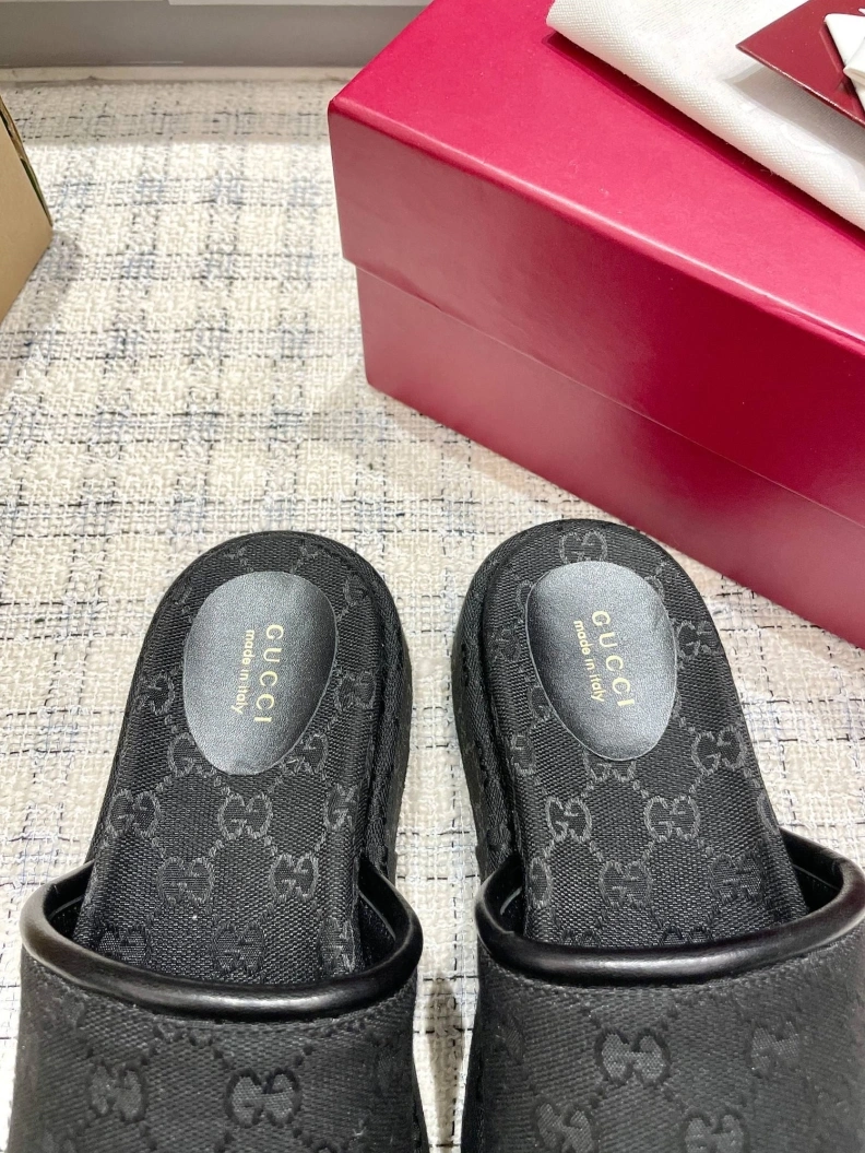Stylish Gxccx Slippers 157061