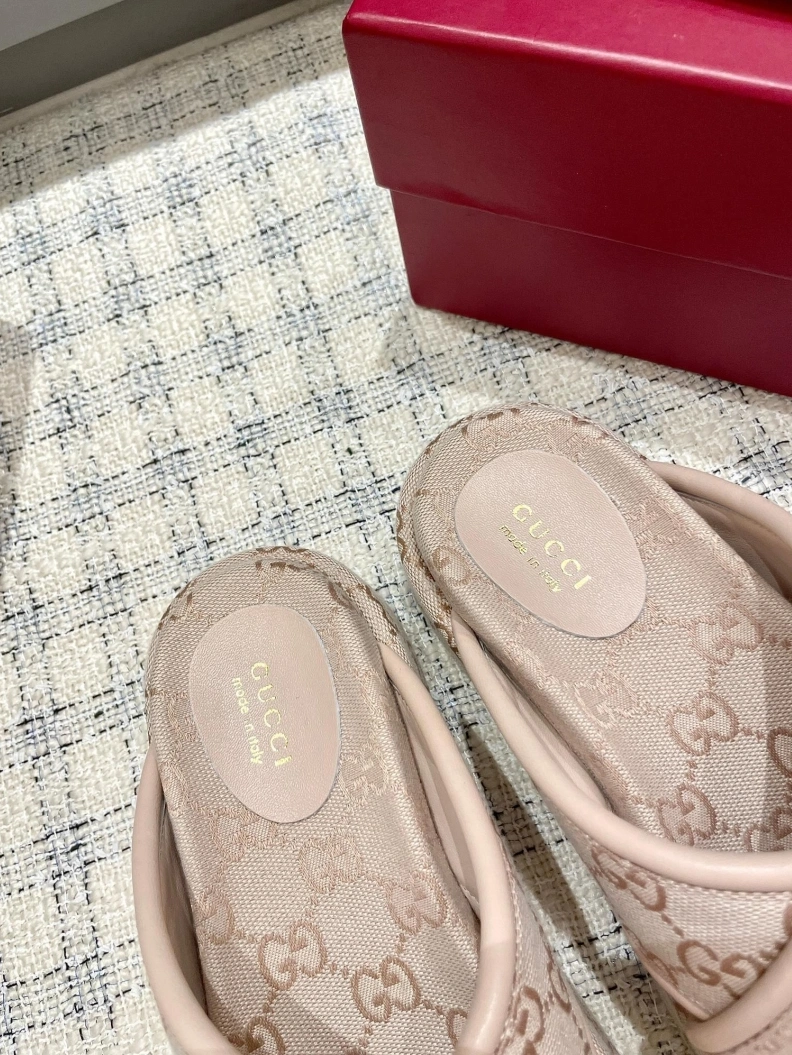 Minimalist Gxccx Slippers 157059