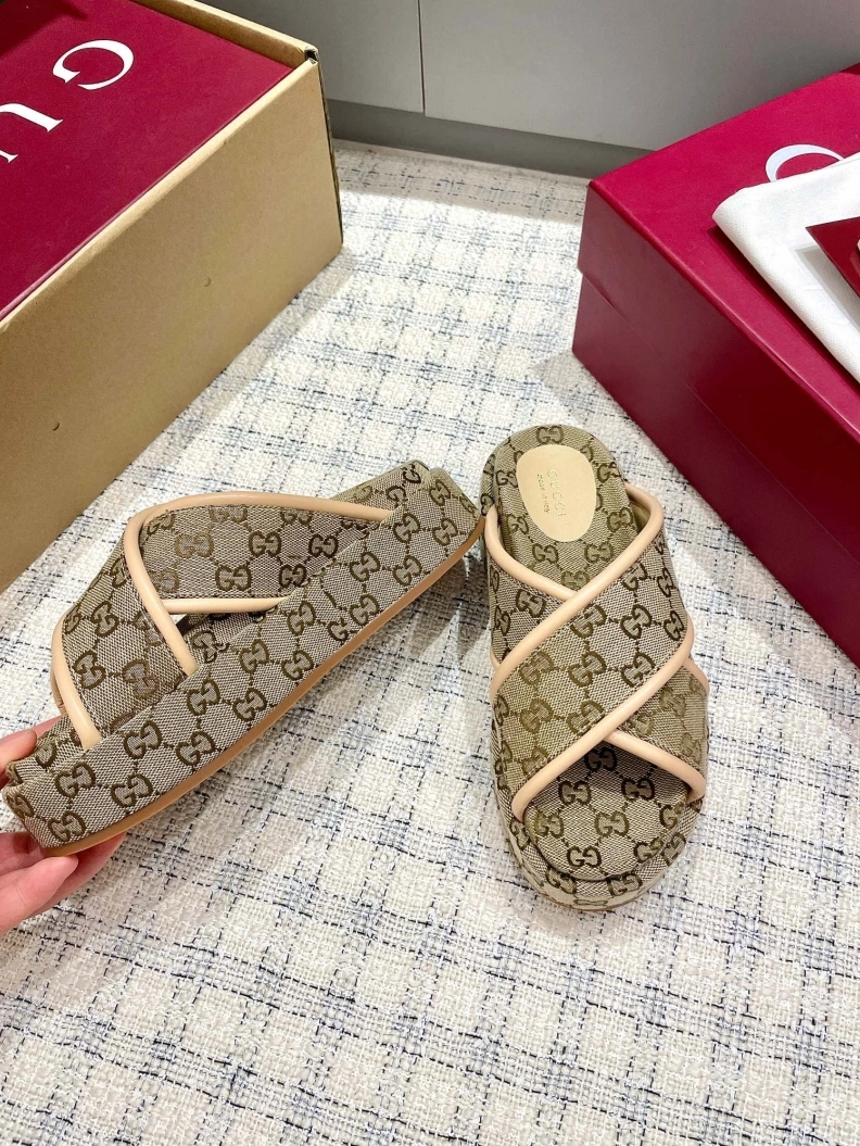 Lightweight Gxccx Slippers 157056