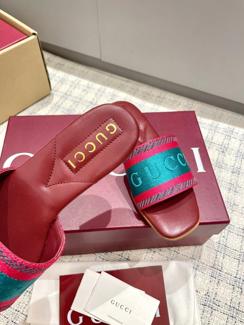 Gxccx Slippers EyeCatching 157054