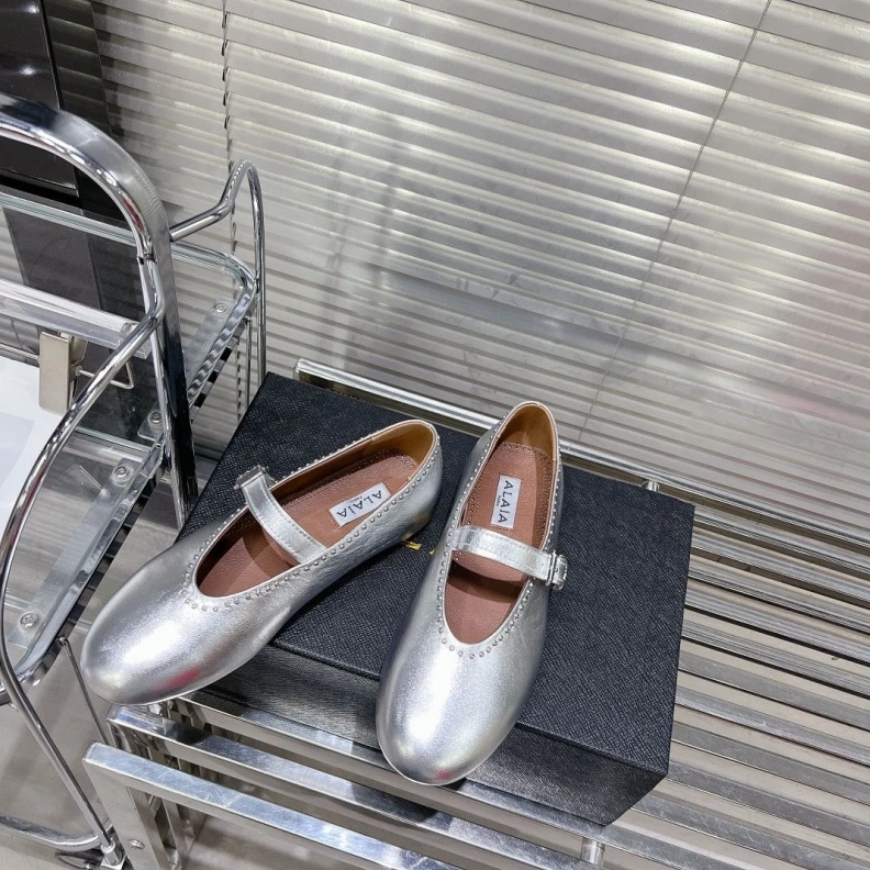 Practical Othxr flat shoes 212250