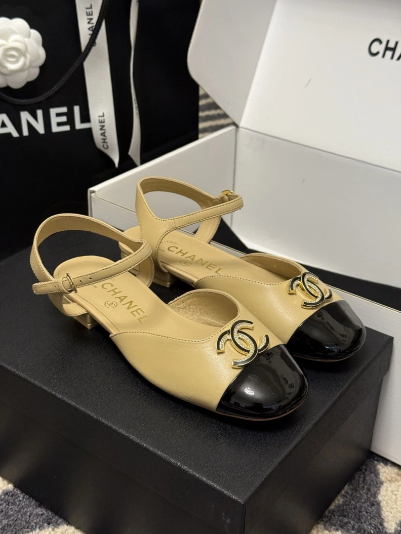 Classic Chxnxl Sandals 119212