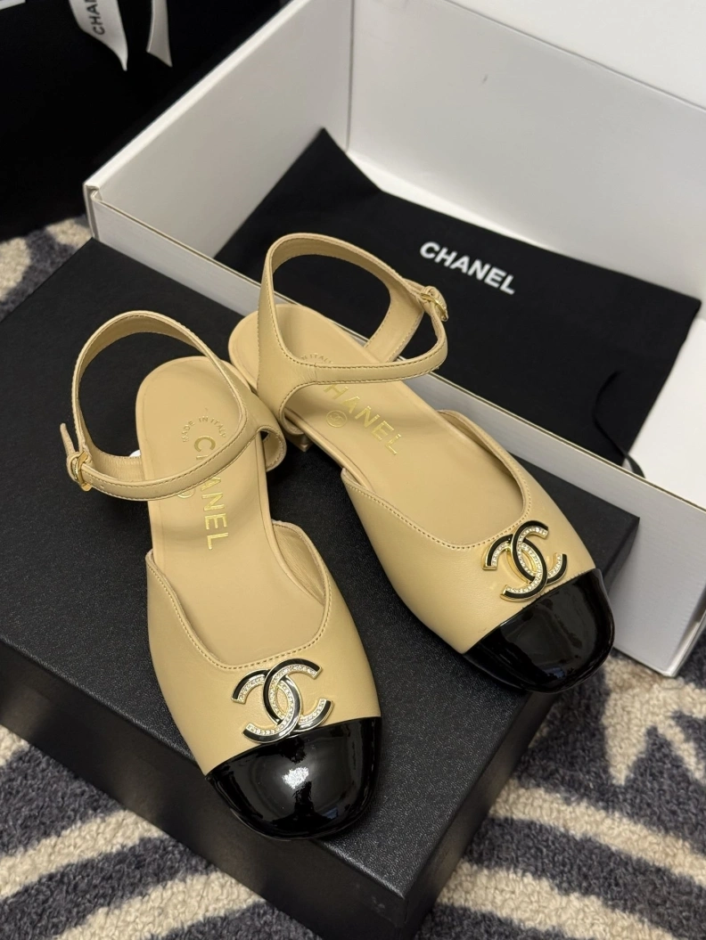 Classic Chxnxl Sandals 119212