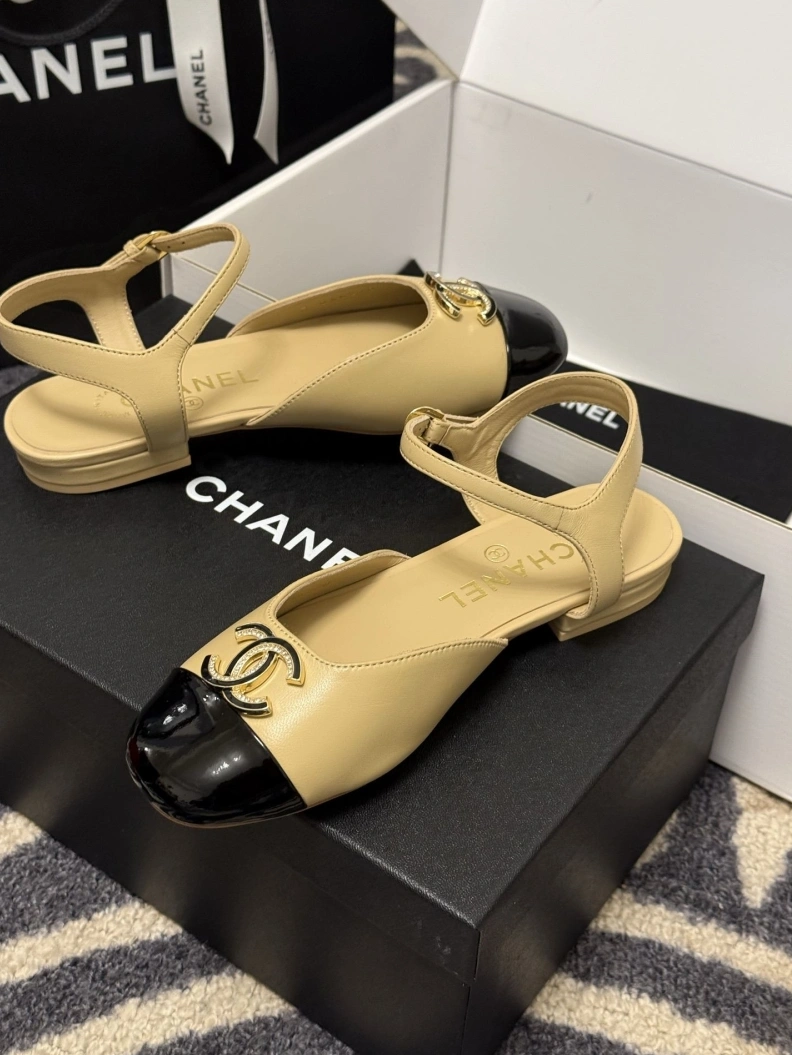 Classic Chxnxl Sandals 119212
