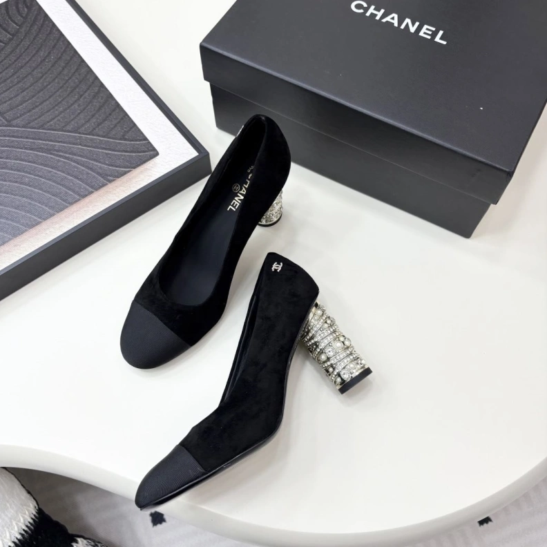 Resilient Chxnxl High Heels 119329
