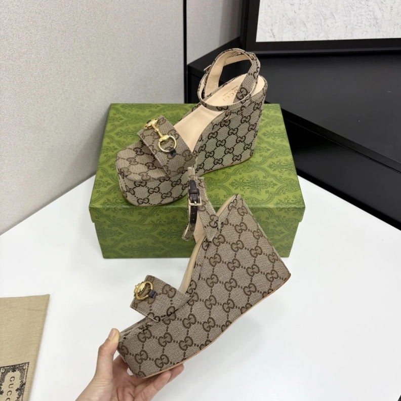 Gxccx Sandals Flexible 157193