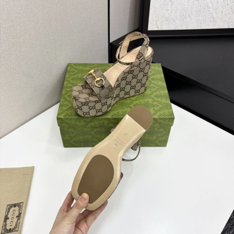 Gxccx Sandals Flexible 157193