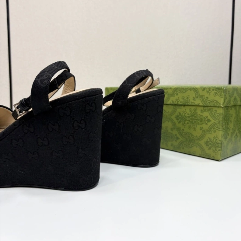 Bold Gxccx Sandals 157192
