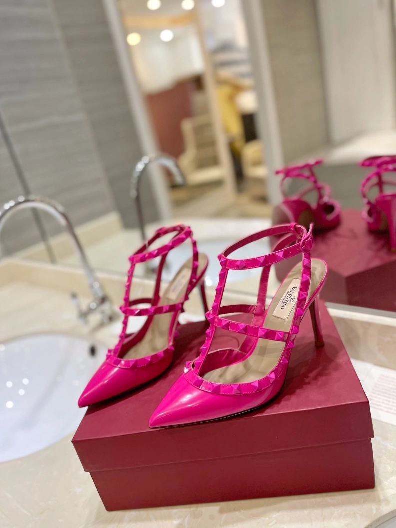 Cozy Vxlxntino High Heels 229544