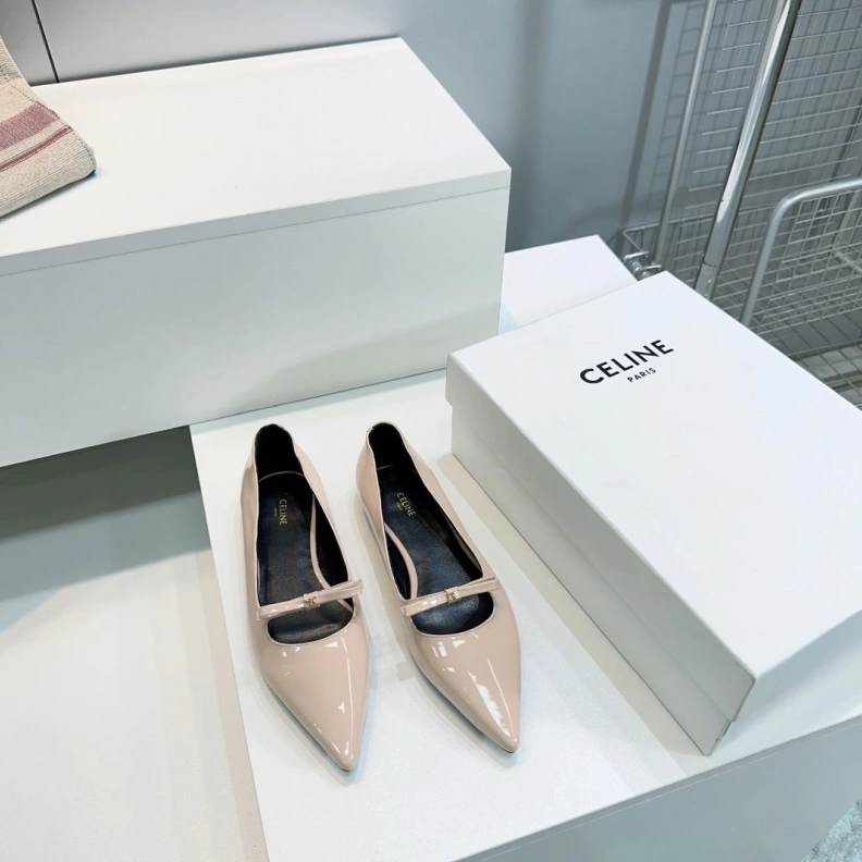 Unique Cxlxne Flat Shoes 116102