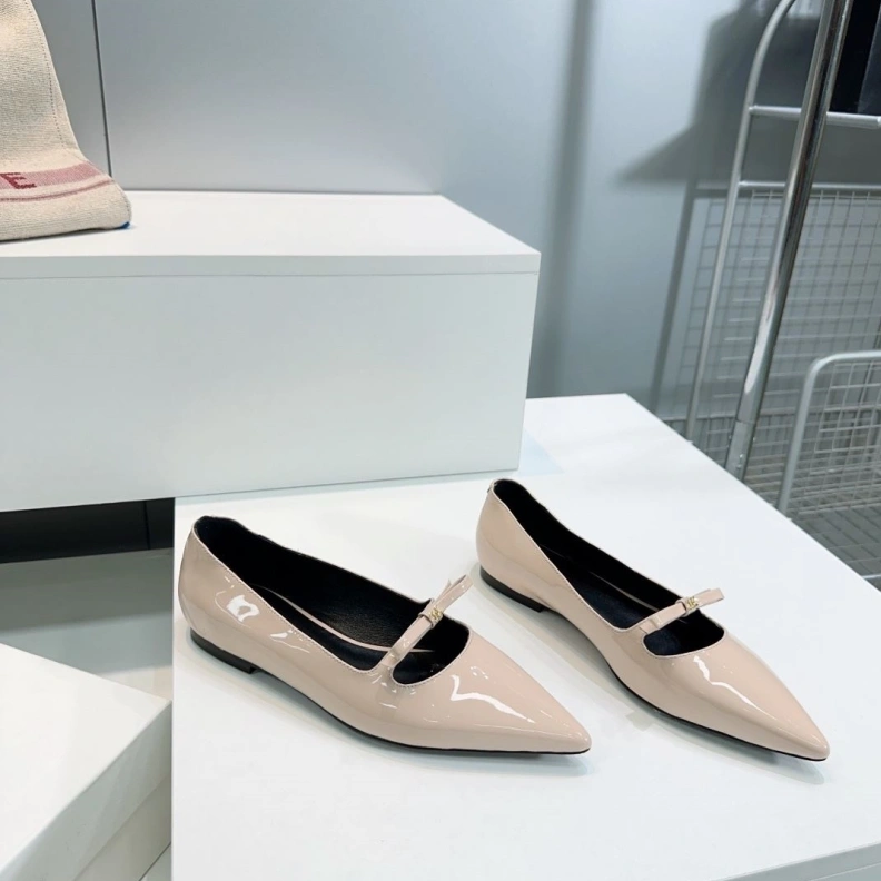 Unique Cxlxne Flat Shoes 116102