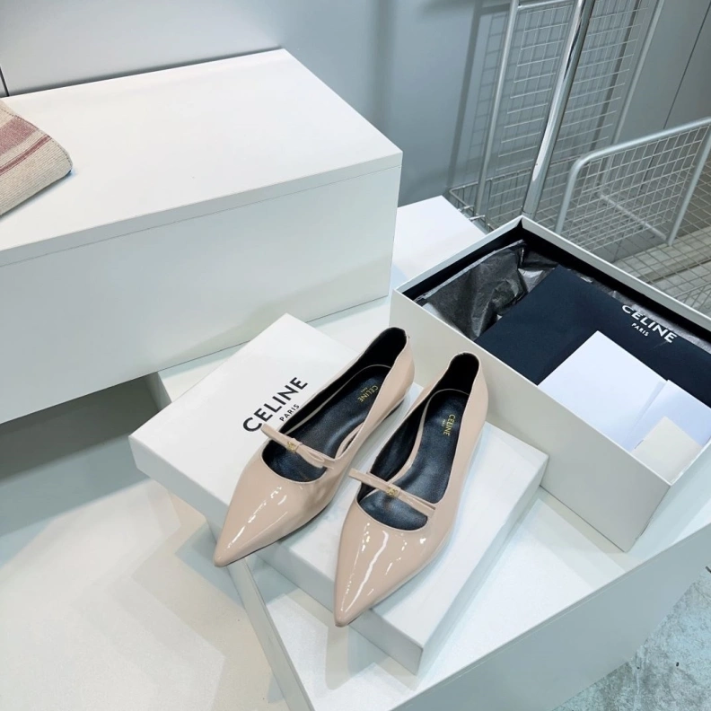 Unique Cxlxne Flat Shoes 116102