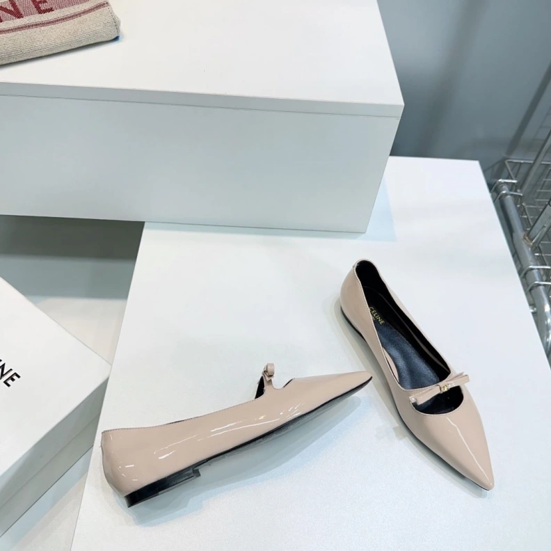 Unique Cxlxne Flat Shoes 116102