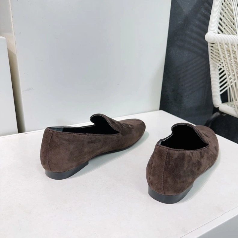 Minimalist Cxlxne Leather Shoes 116101
