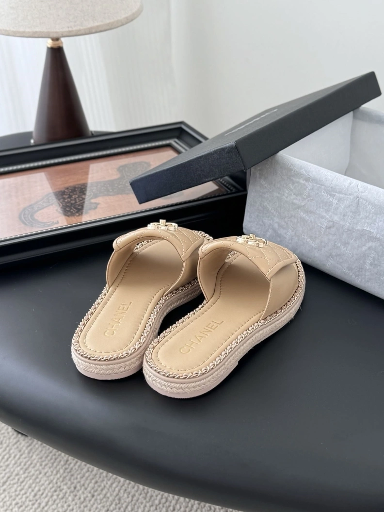 Functional Chxnxl Slippers 118936