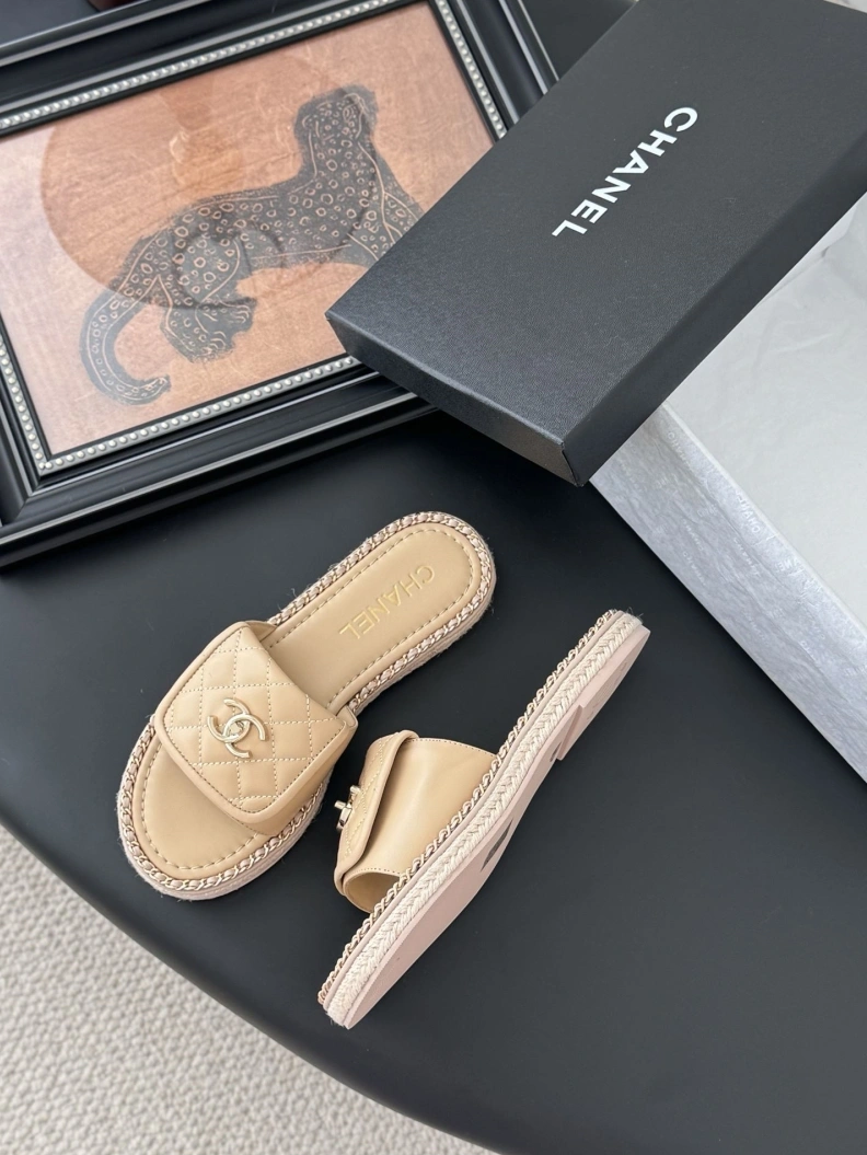 Functional Chxnxl Slippers 118936