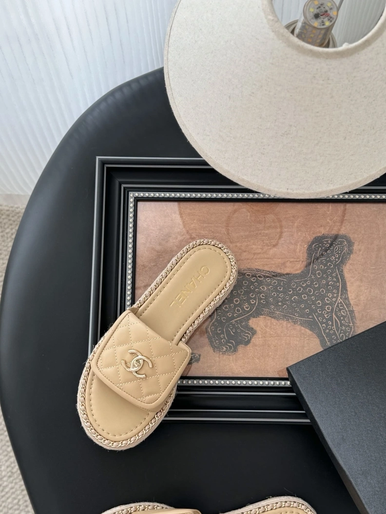 Functional Chxnxl Slippers 118936
