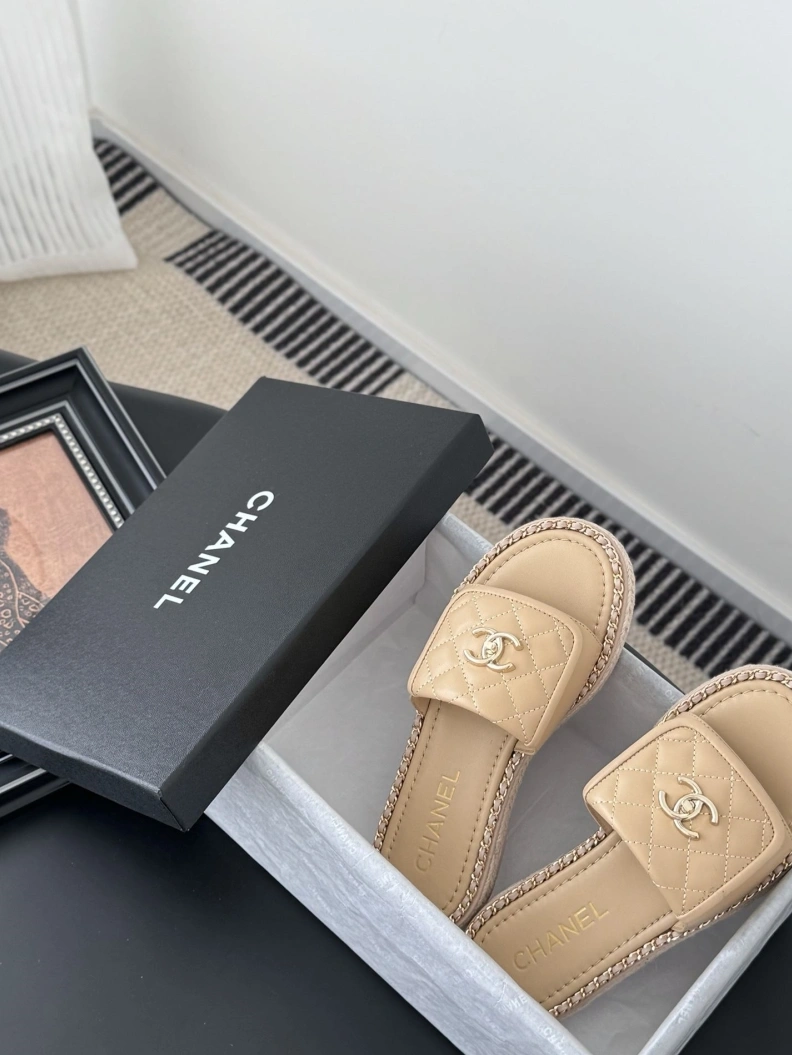 Functional Chxnxl Slippers 118936