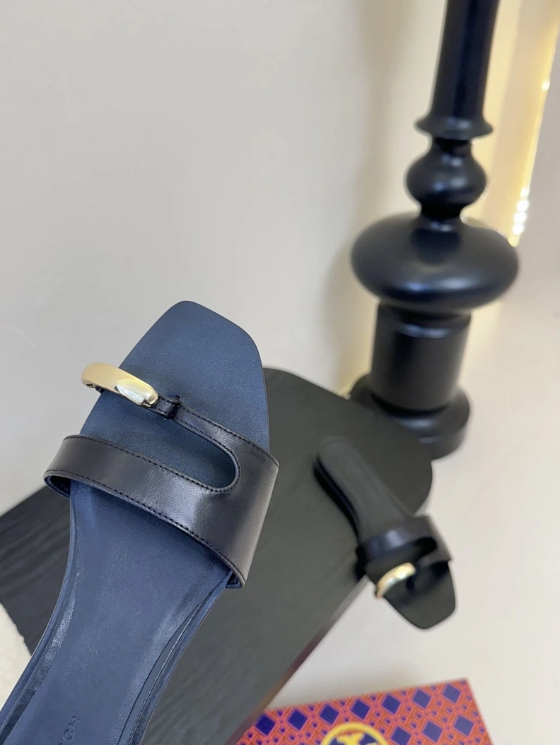 HighQuality Othxr Slippers 212061