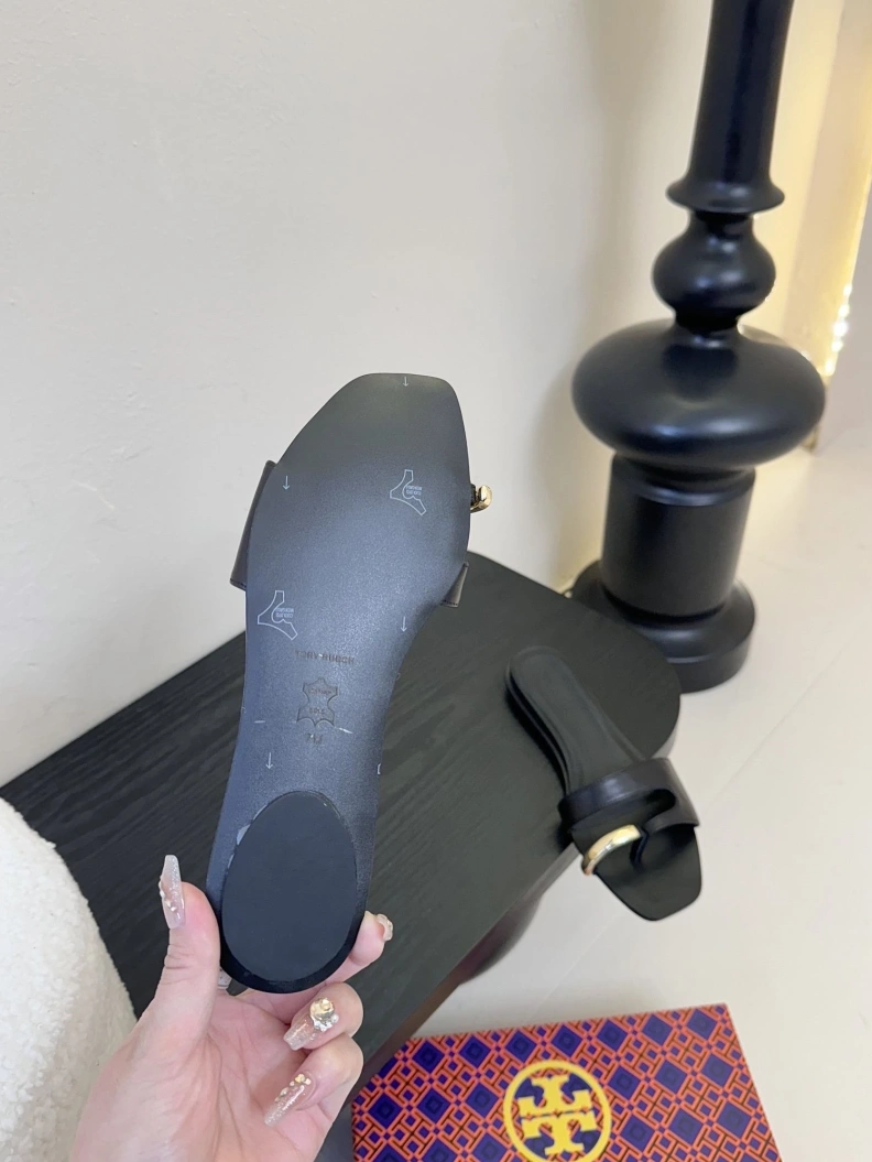 HighQuality Othxr Slippers 212061