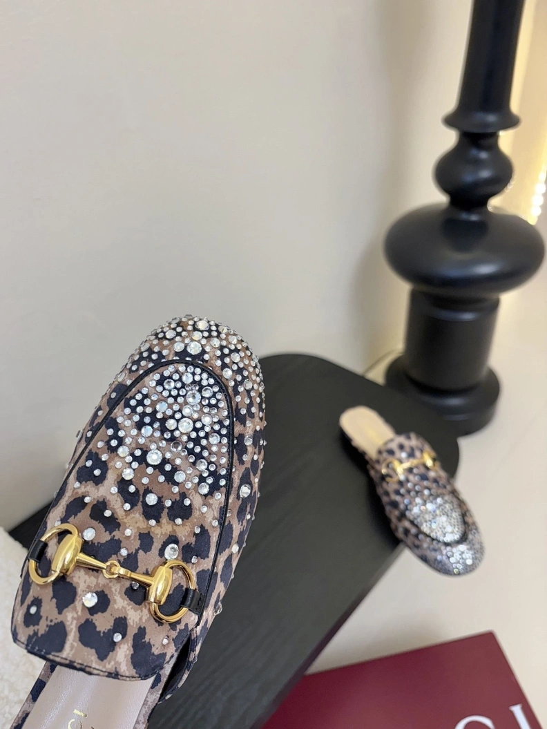 Cozy Gxccx Slippers 157050