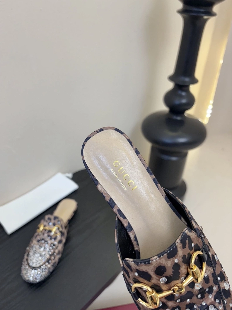 Cozy Gxccx Slippers 157050