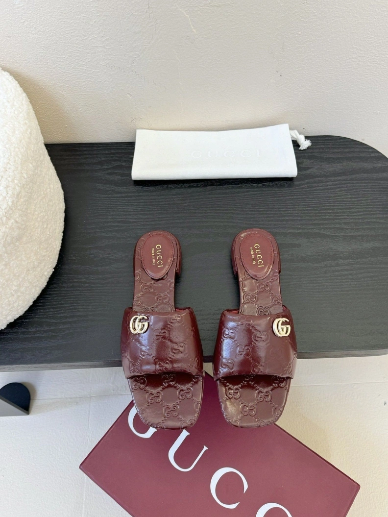 Gxccx Slippers Trendsetting 157047