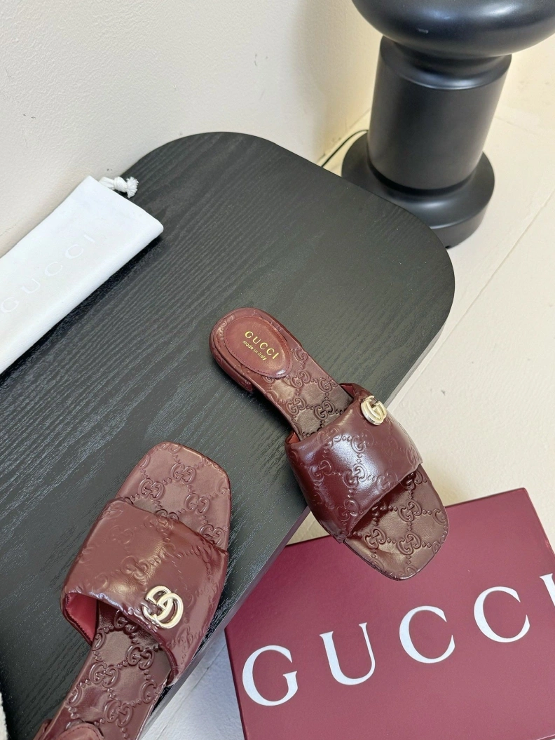 Gxccx Slippers Trendsetting 157047