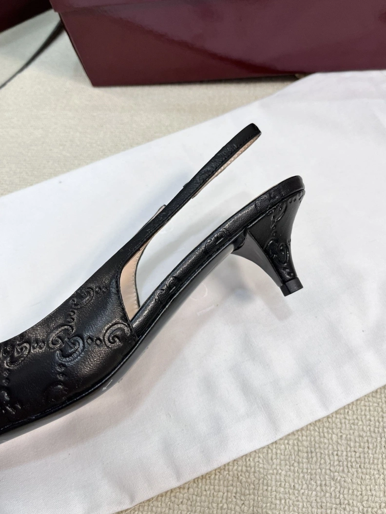 Fashionable Gxccx Sandals 157180